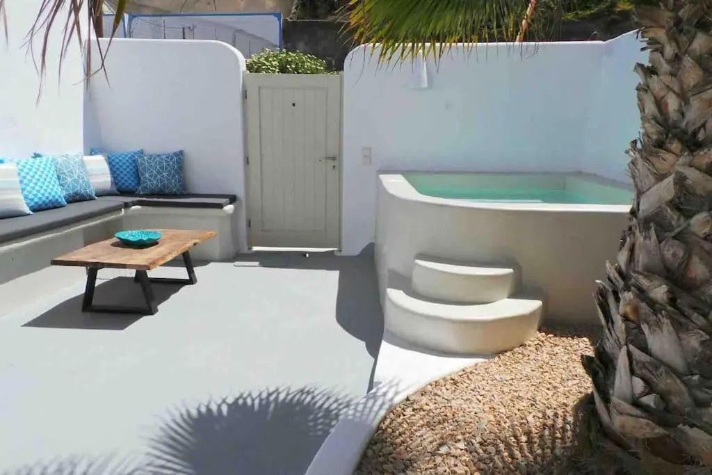Cave at White Rock - 100% Private outdoor jacuzzi