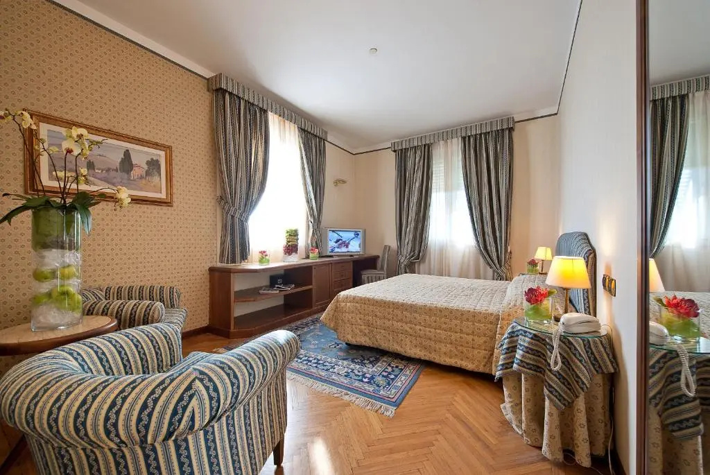 Grand Hotel Nizza Et Suisse - Chambres