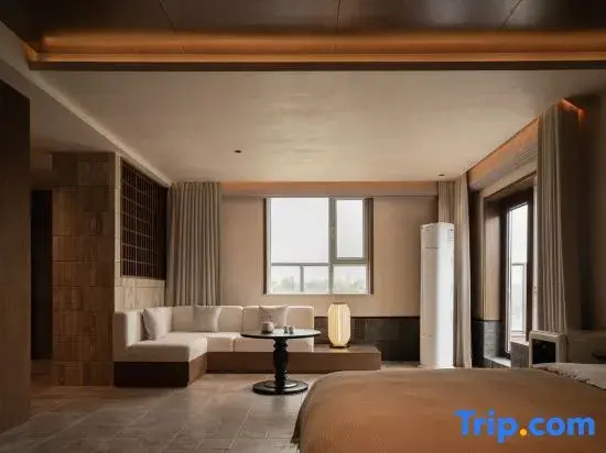 Standard Double room with courtyard view (full double bed)