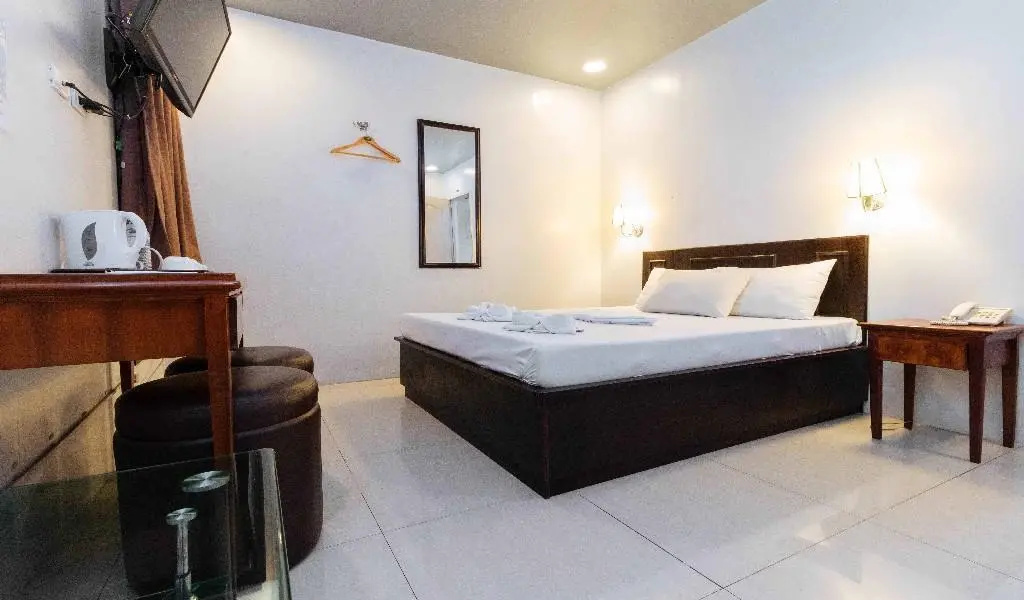 Superior Double room (full double bed)