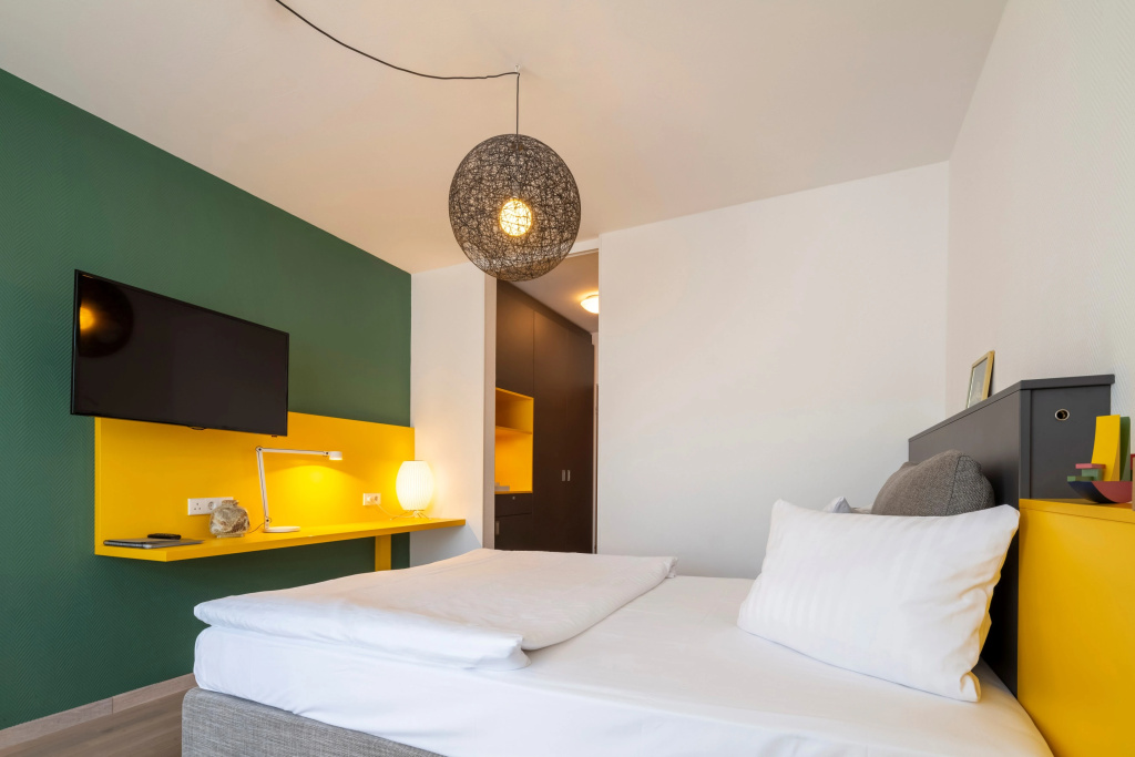 Standard Double room with balcony (full double bed)