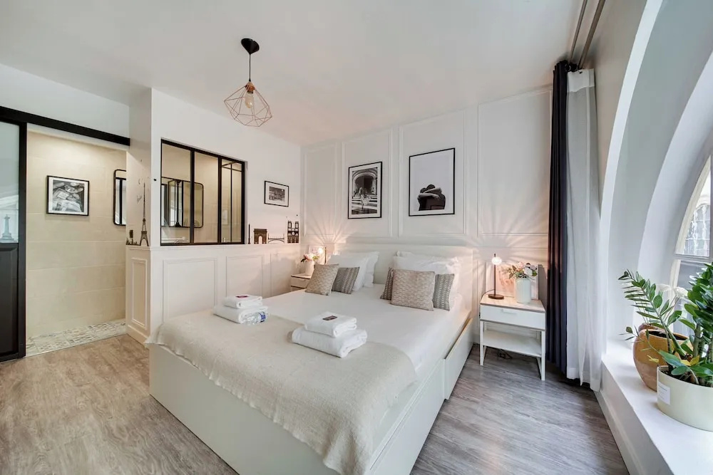 Voir la photo 2 — Amazing Historical Parisien Apartment Next TO Louvre Area ! - 1