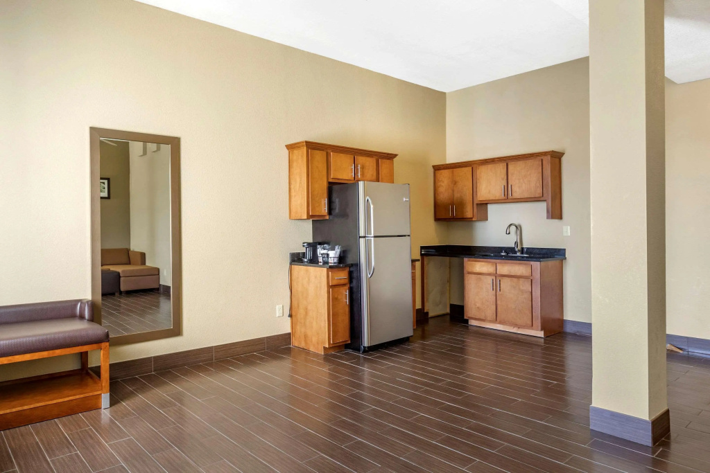 Comfort Suites - фото 30