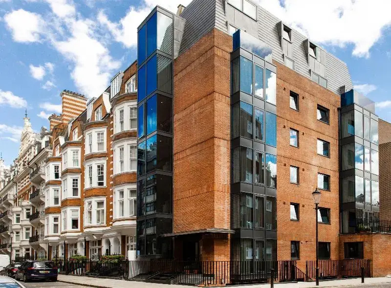 15 Basil Street Apartments