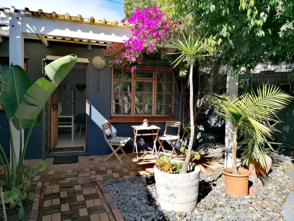 Standard Double room with garden view (full double bed)