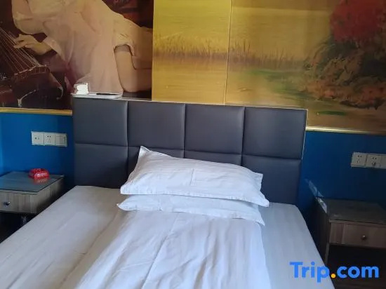 Deluxe Double room (full double bed)