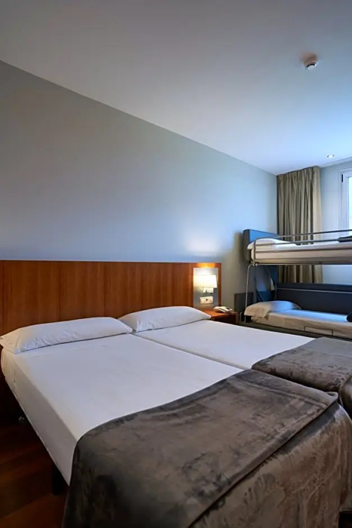 Classic Quadruple room