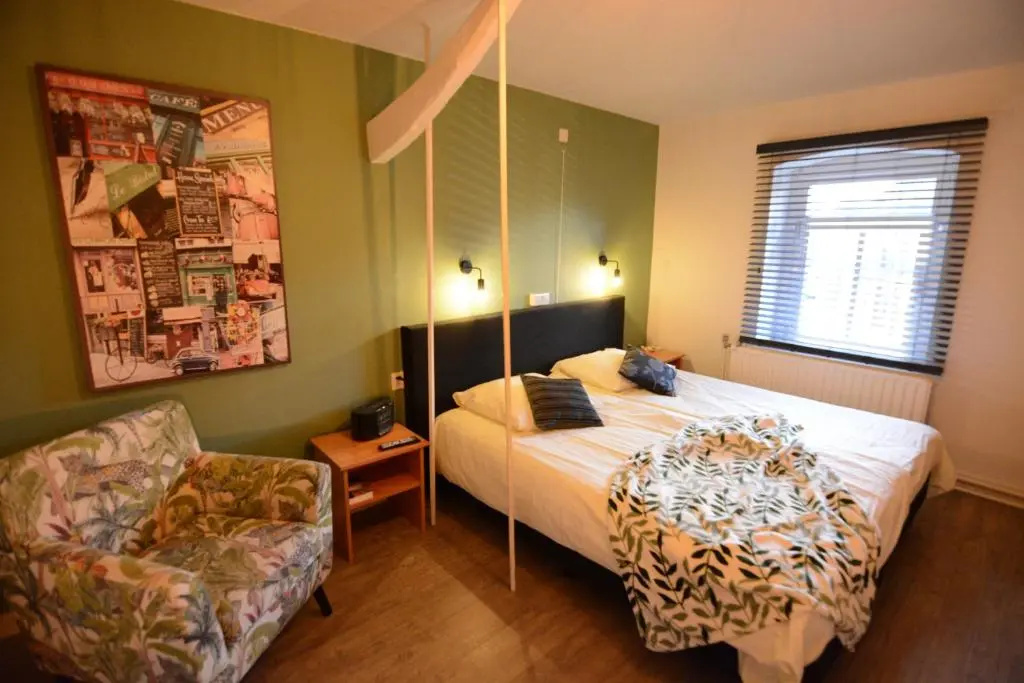 Standard Double room (full double bed)