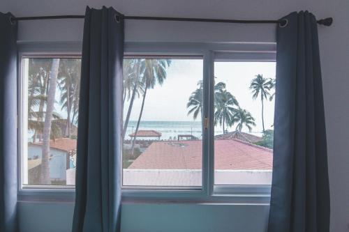 Looking Good Beachfront Hotel