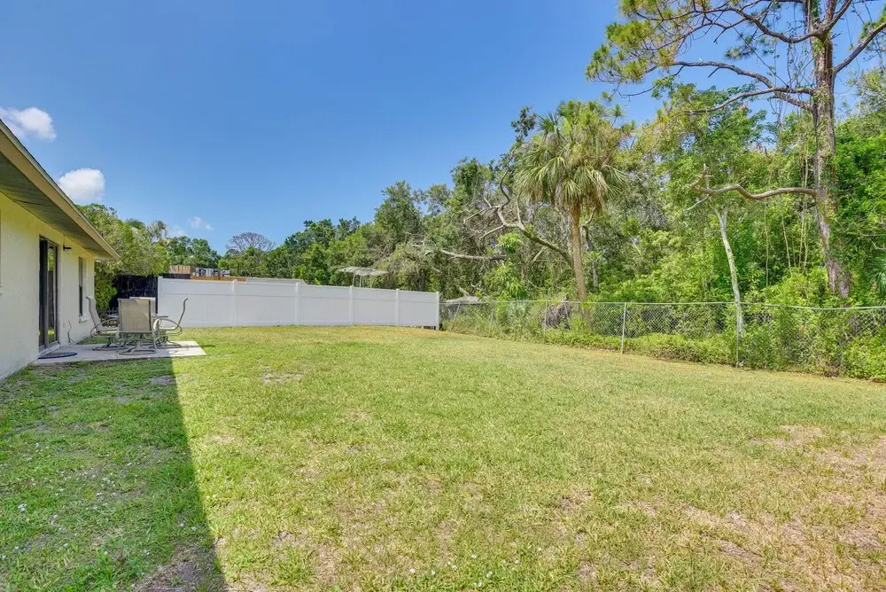 12 Mi to Beach: Home w/ Patio & Yard in Bradenton