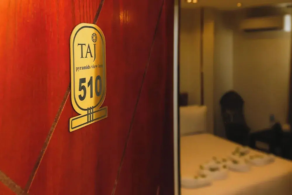 Taj pyramids view inn - фото 37