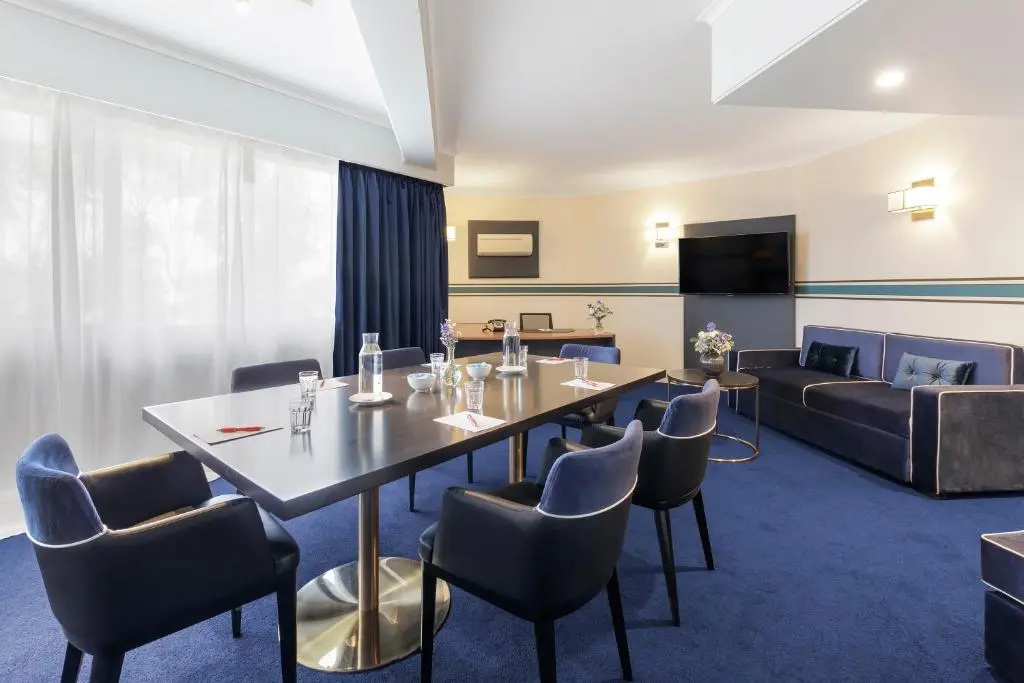 Ramada by Wyndham Diplomat Canberra - Chambres
