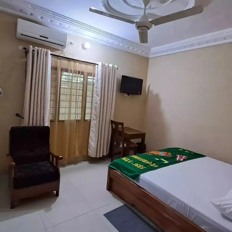 Economy room