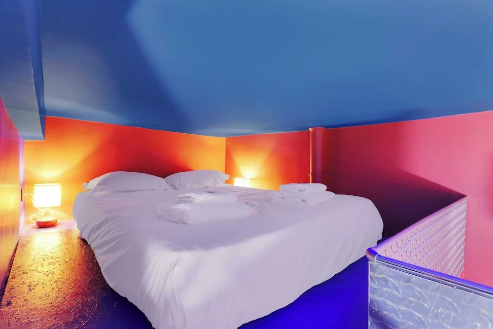 Voir la photo 1 — Cosy, Colourful Studio for 2 - Heart of "marais"