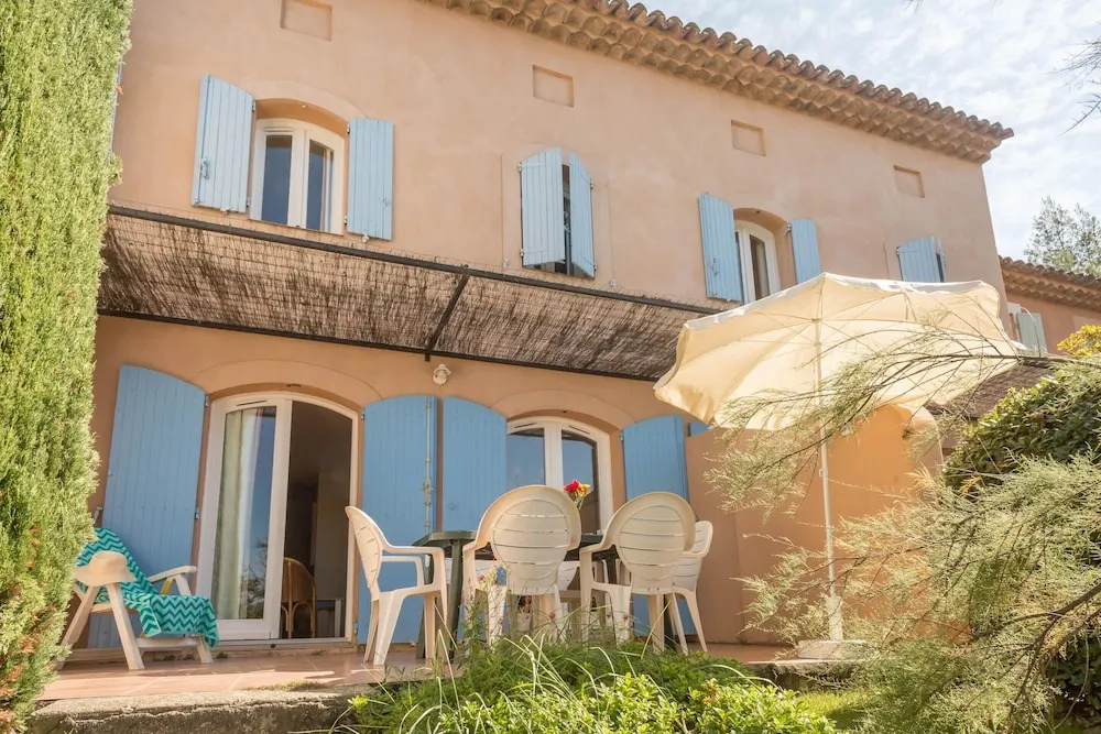 Voir la photo 1 — 4-person Riverfront Escape