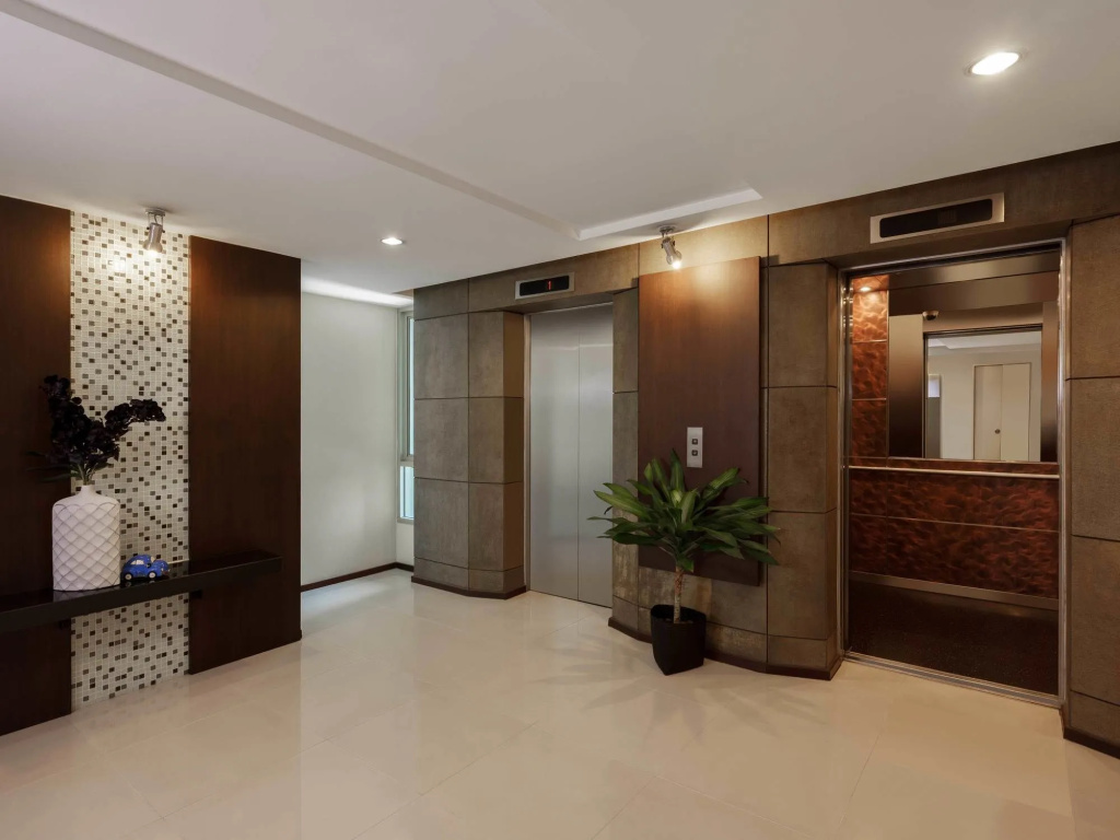 Silom Lofts Hotel — фото