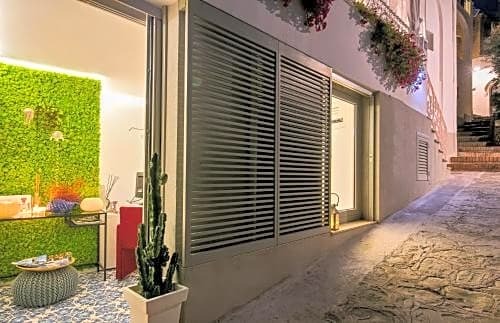 gallery_image_hidden_13