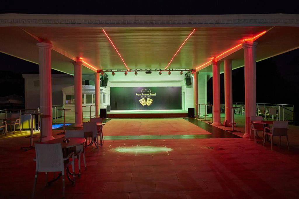 Lobby & Reception
