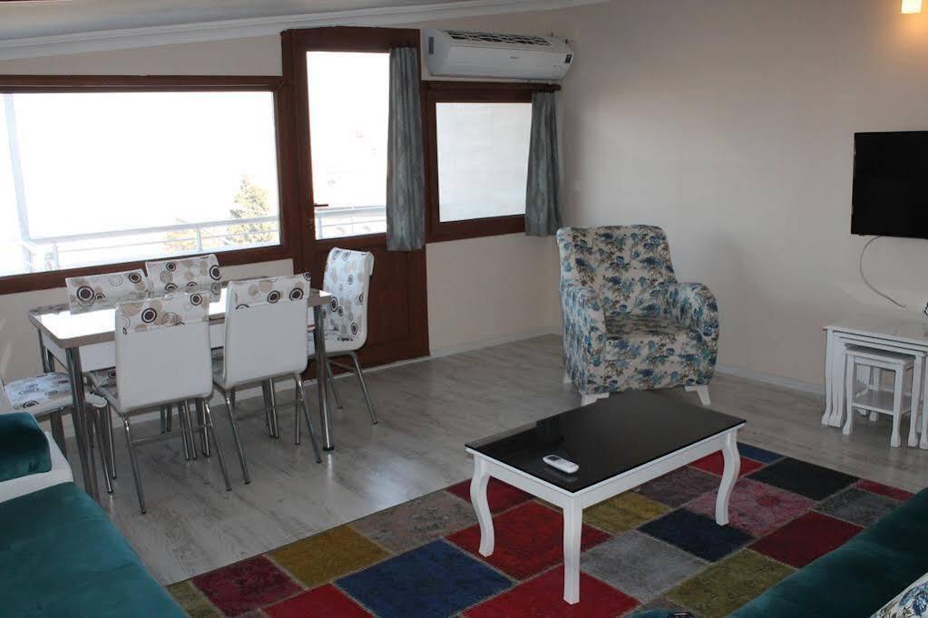 gallery_image_hidden_5