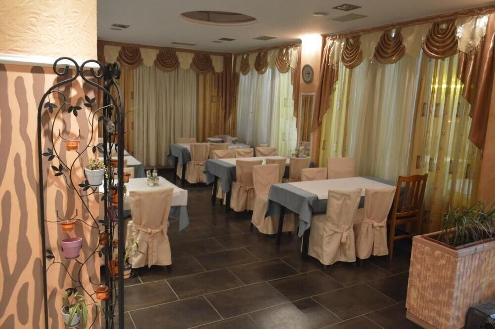 Artemis Hotel 2 *