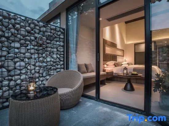 3 Bedrooms Standard room with courtyard view