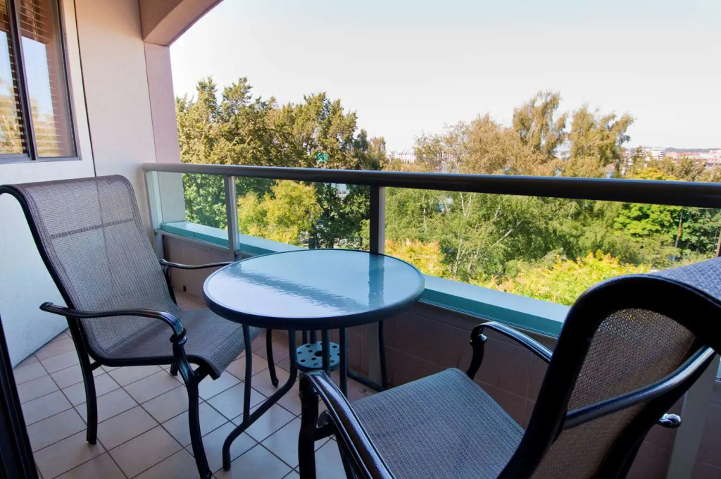Balcony & Terrace