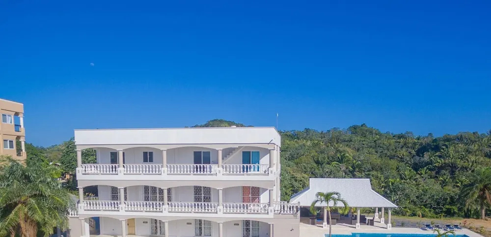 Eagle Ray Studio At Sea Scape 1 Bedroom Home by Redawning
