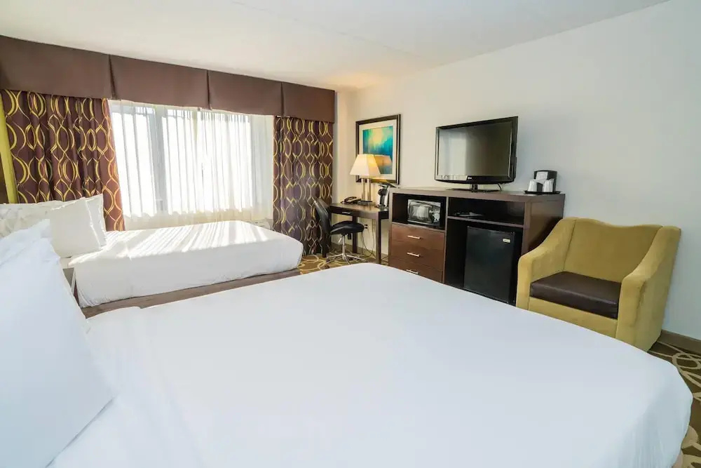 Elimwood Hotel, a Ramada by Wyndham - Chambres