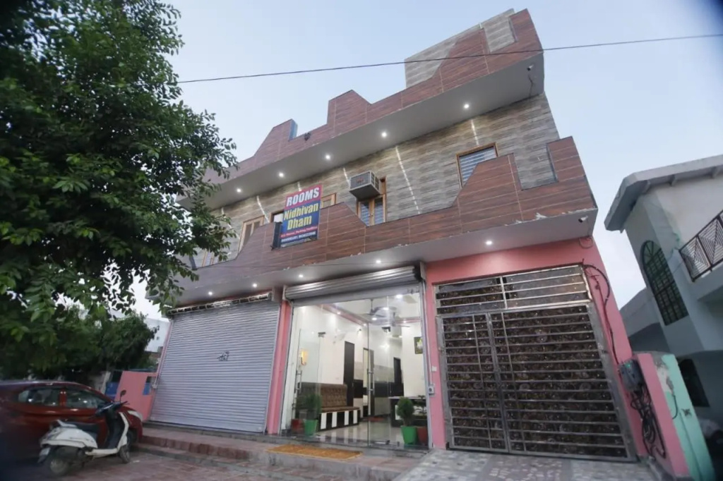 Hotel Nidhivan Dham