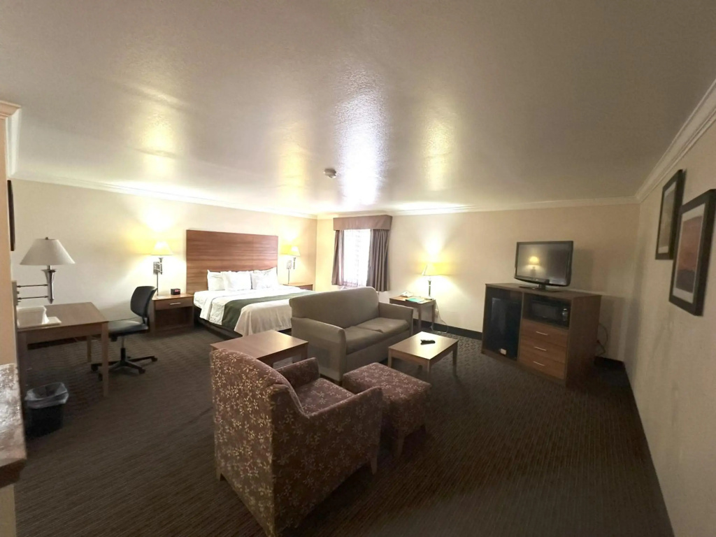 Quality Inn & Suites Salina West - фото 45