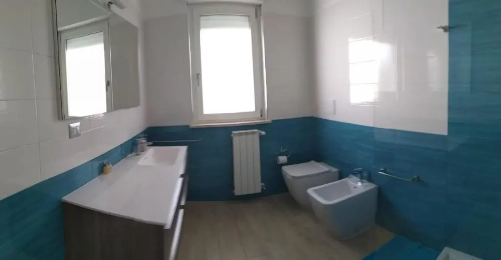 Deluxe Double room with balcony (full double bed)