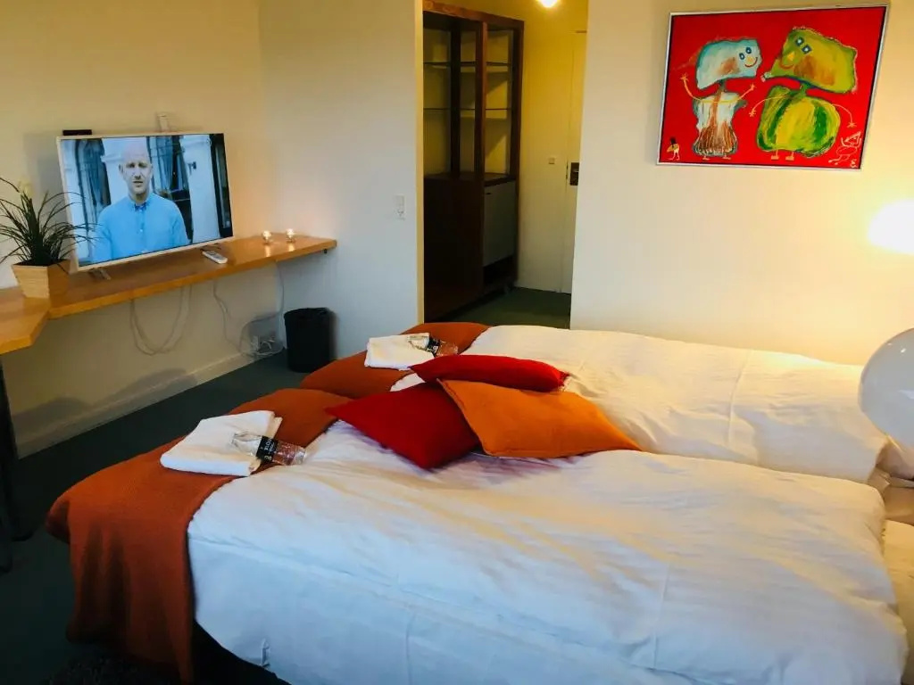 Superior Double room (full double bed)