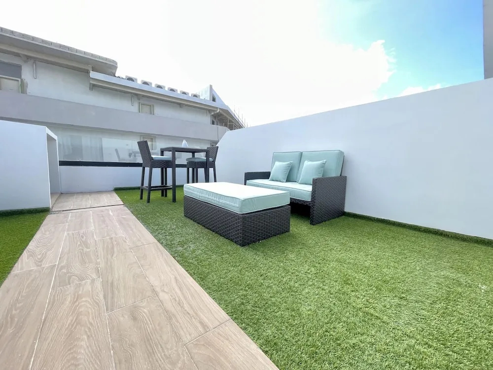 Cozy 2 BR Aparment With Private Pool