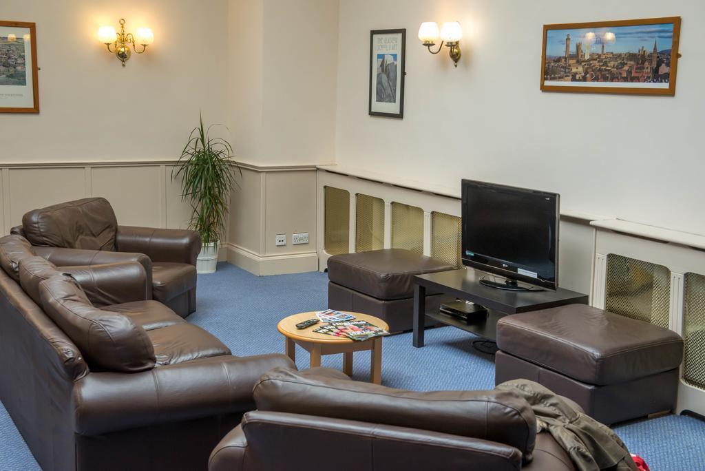 Glasgow Youth Hostel by null