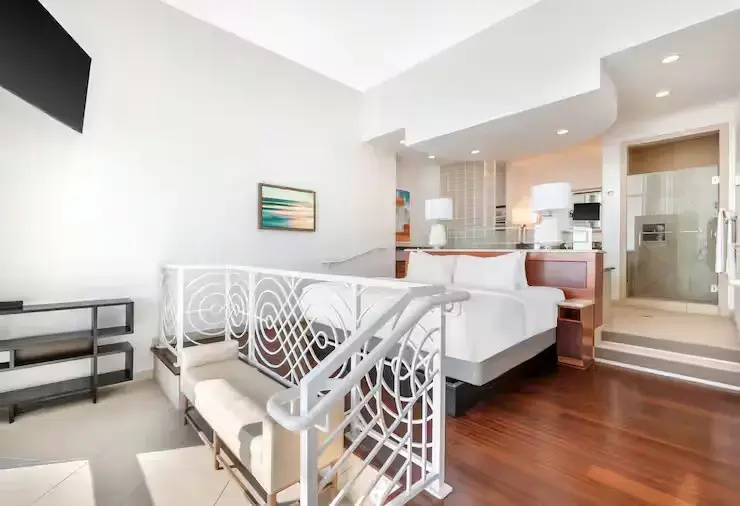 1 Bedroom Premier Suite with balcony and with partial ocean view