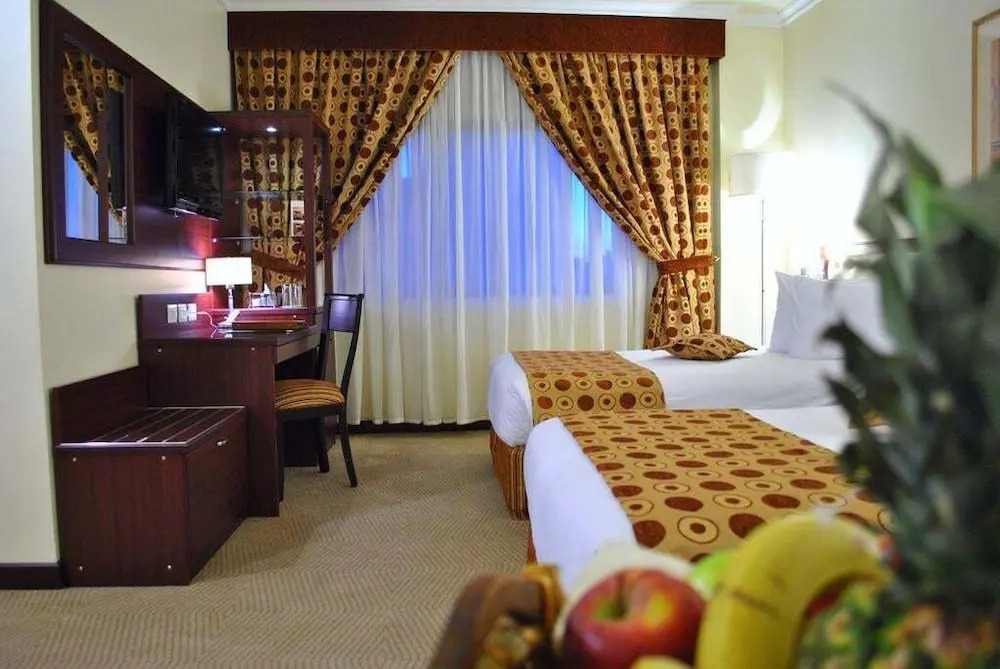 標準三人房，單人床