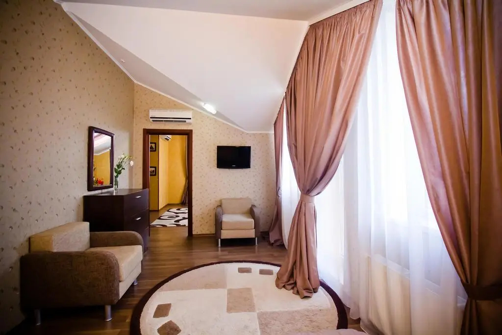 City Club Hotel