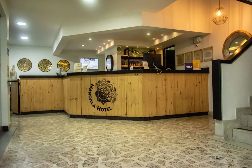 Lobby & Reception