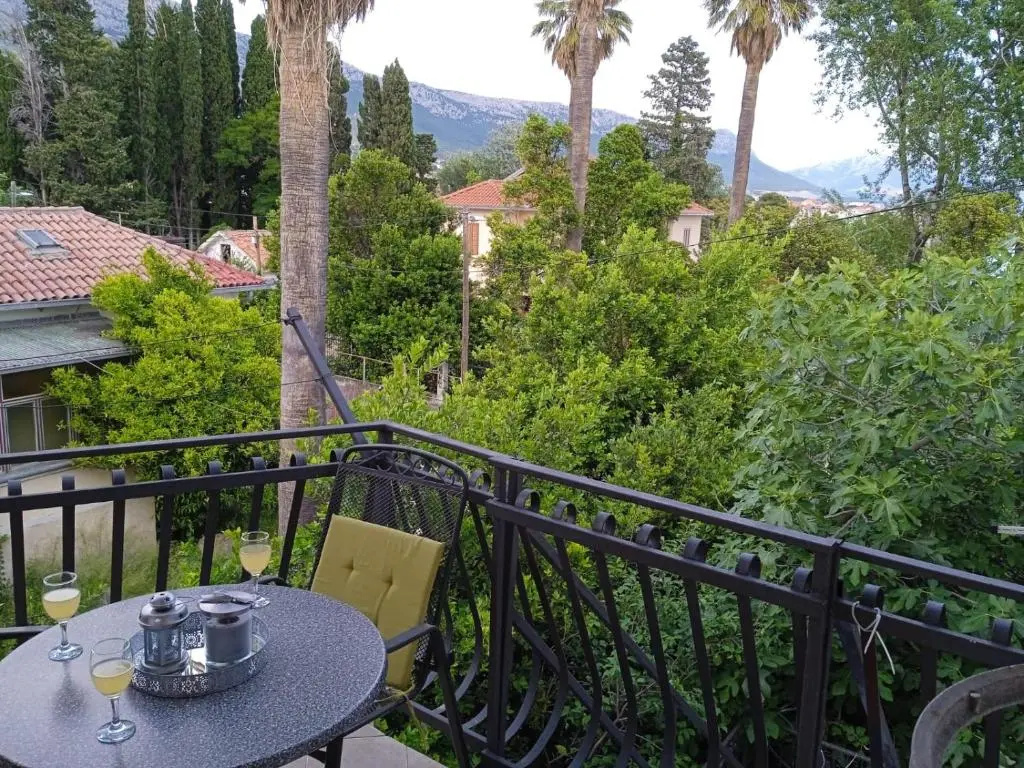 Apartment with balcony