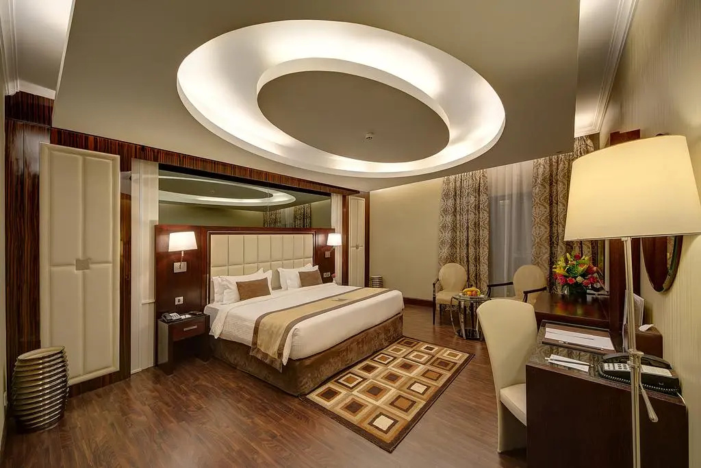 Executive Deluxe Suite