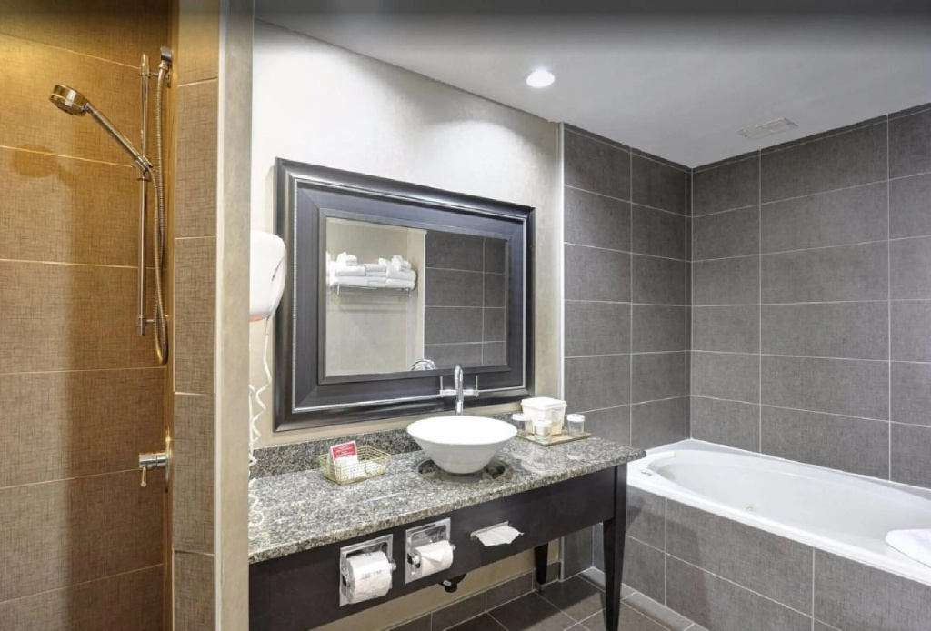 Travelodge by Wyndham Hotel & Convention Centre Quebec City - Général