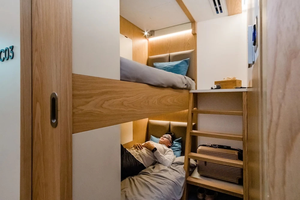 Sleepover Doha North Node, Gate C30