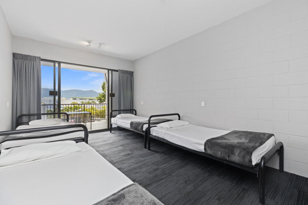 Gilligan's Hotel & Resort by null