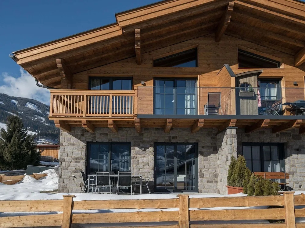 Cozy Chalet Near Ski Area In Piesendorf