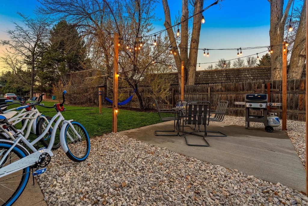 Stylish Getaway W/ Designer Touches - Free Bikes