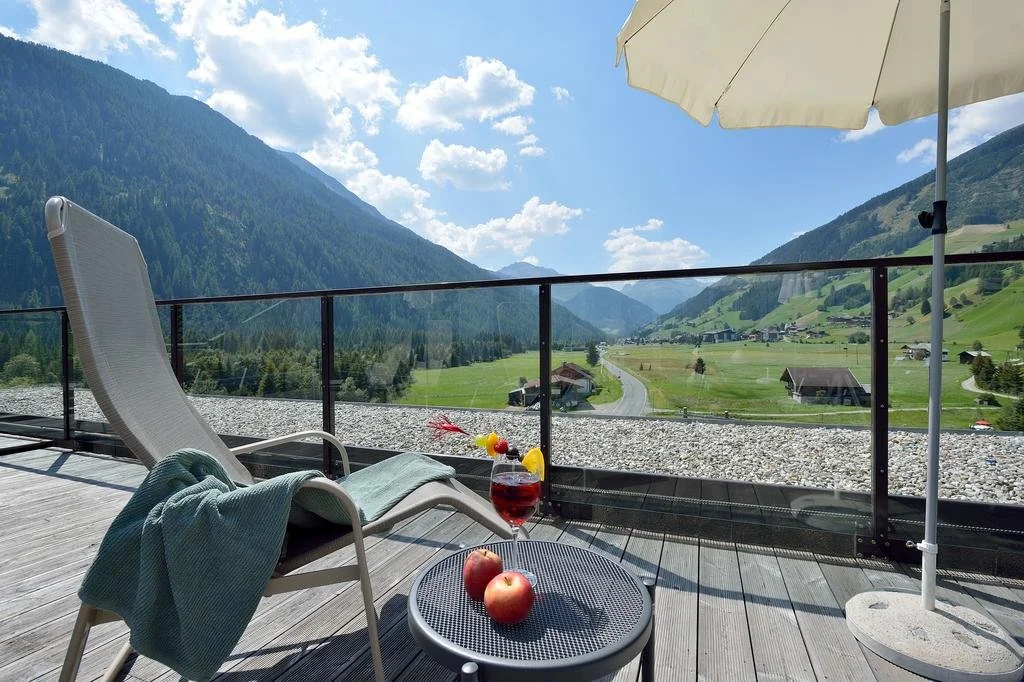 Balcony & Terrace