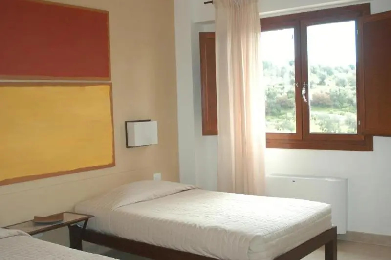 Classic Double room (full double bed)