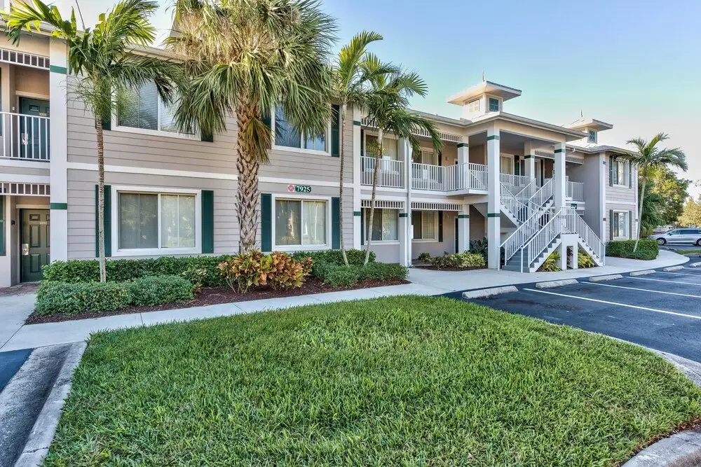 Asiago Vacation Rental at Lely Resort. Newly Furnished 2-Bedroom Condo with Stunning Lake & Golf Views. Spacious Retreat with Private Lanai, Resort Pool, Hot Tub and Gym Access
