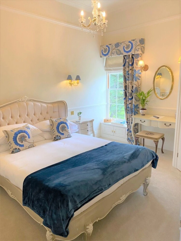 Deluxe Double room with garden view (full double bed)