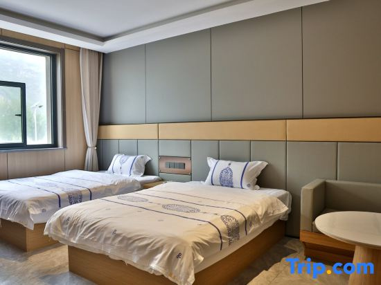 Premier Quadruple Family Suite